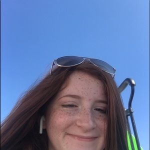 Meet your Posher, Macee